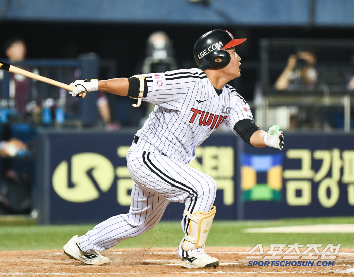  Park Kwanwoo's first hit