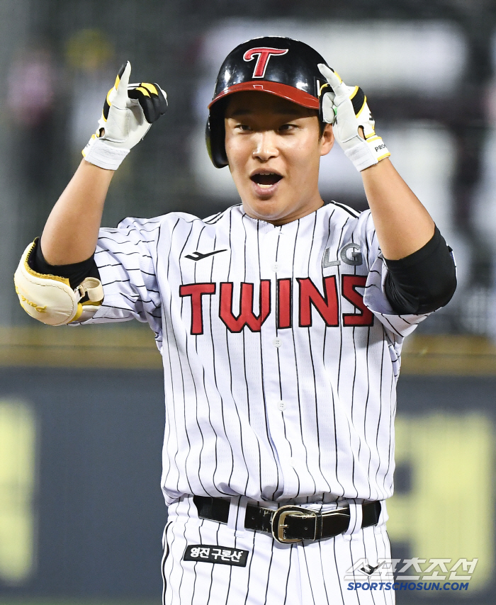  Park Kwanwoo's first hit