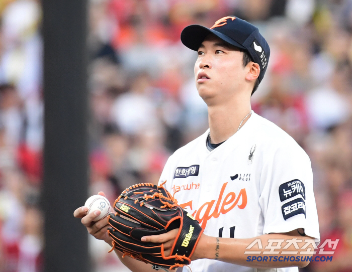  Um Sang-baek lost a point in the 2nd inning due to sudden poor control of his control