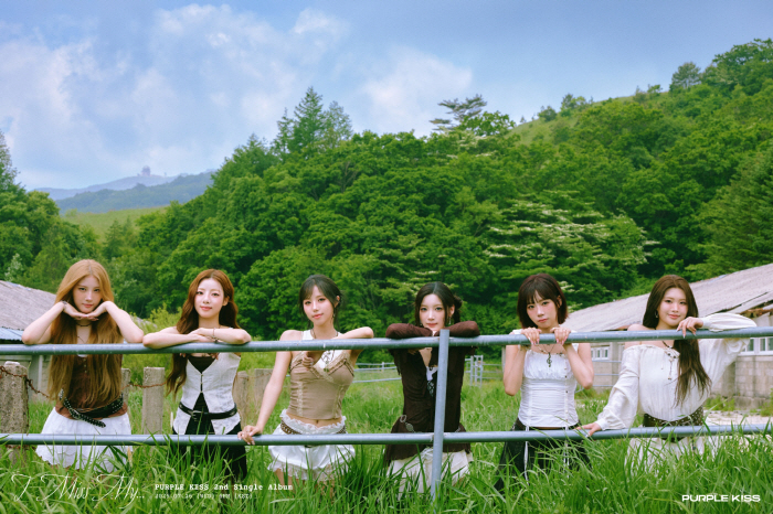 Purple Kiss, Sinbo concept photo cozy  nostalgic atmosphere...green early summer