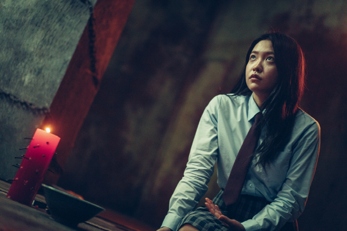 Red Velvet’s Yeri Makes Impressive Acting Debut in High-Teen Horror 'Seance'