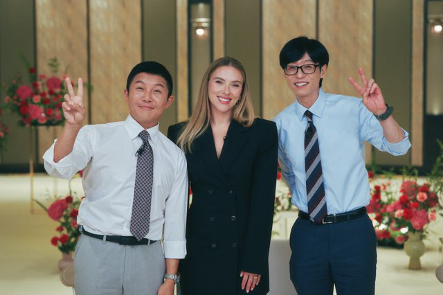 Scarlett Johansson is fascinated by Yoo Jae-seok who met at Uquiz. Let's film a movie together