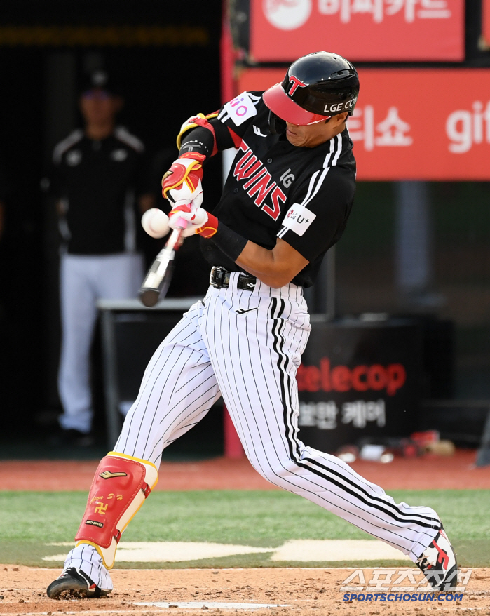 The second batter → third baseman → left-handed pitcher also has a batting average of 0.207 to make a lucky ball for a trade slugger. A player who can earn the value of his investment. 