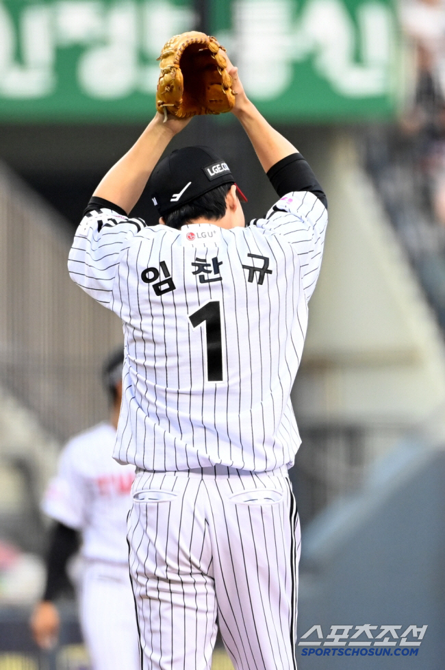 Veteran's determination to win back-to-back games in the second half of the year, which is not a waste of 5 billion won in domestic pitcher innings, ERA second, and multiple wins third place