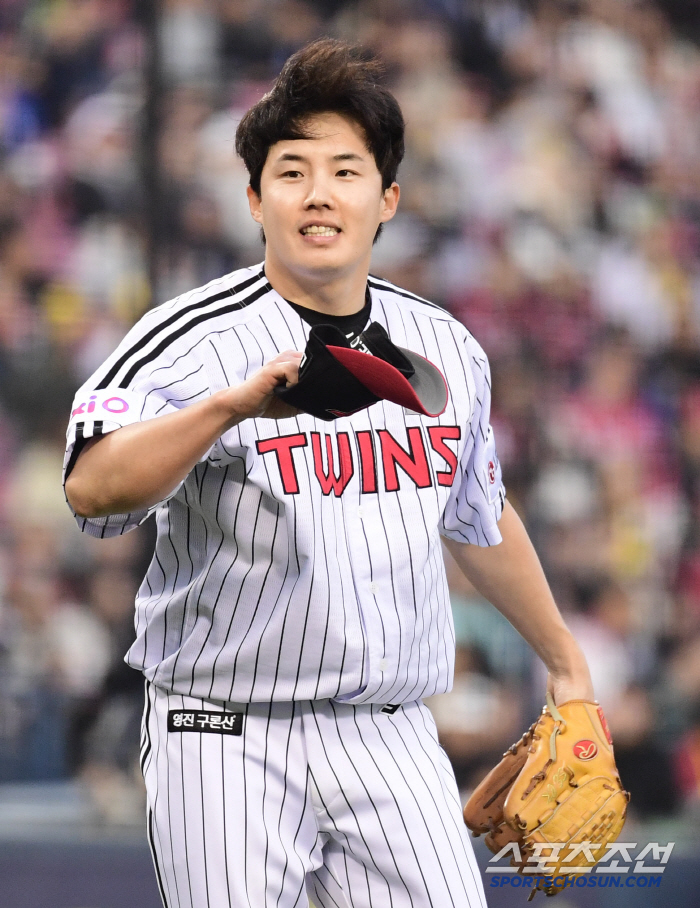 Veteran's determination to win back-to-back games in the second half of the year, which is not a waste of 5 billion won in domestic pitcher innings, ERA second, and multiple wins third place