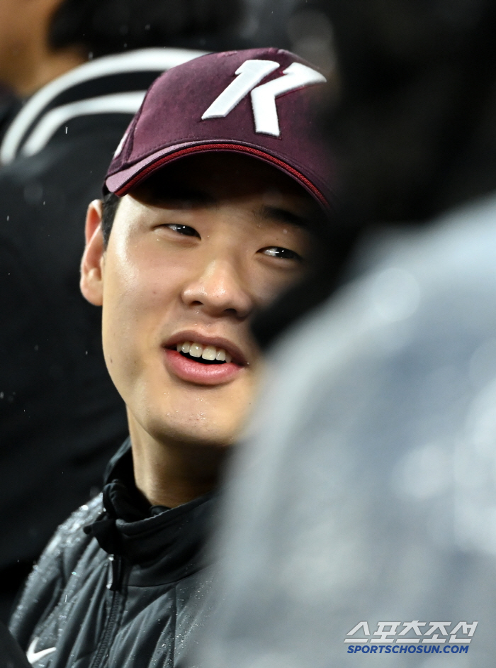 Will the No. 1 rookie, who is losing three consecutive games, also end his team's six consecutive wins. New infielders are also starting