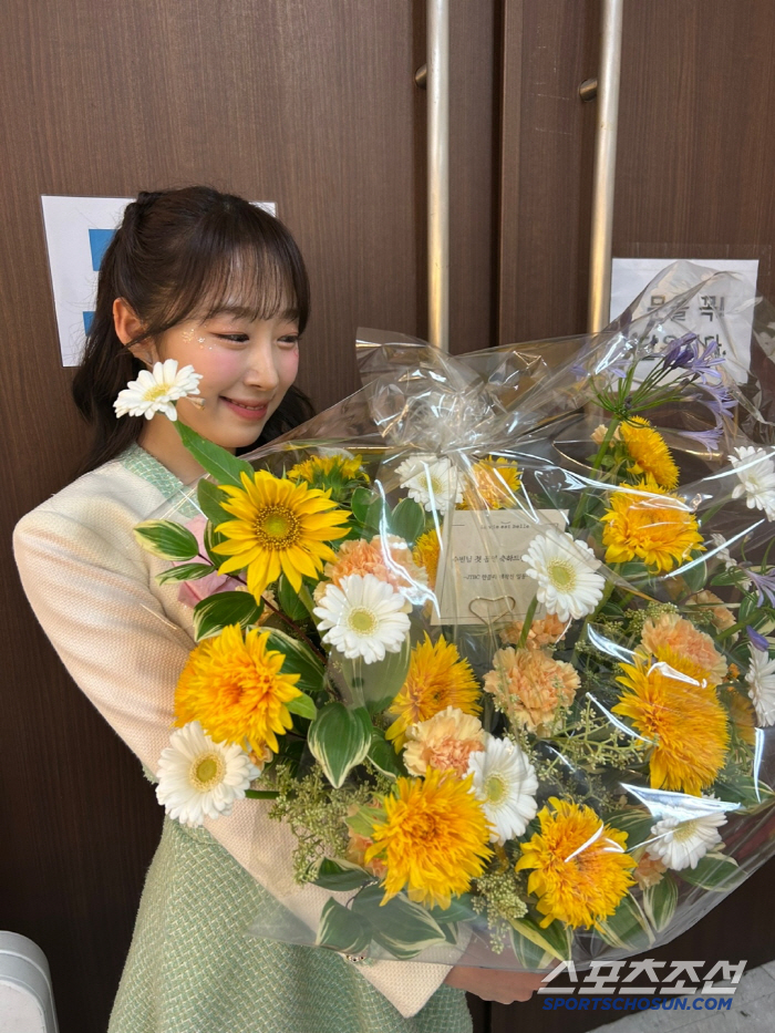 WJSN's Subin's first performance fee for the location of the musical number...A new challenge. Feels fun