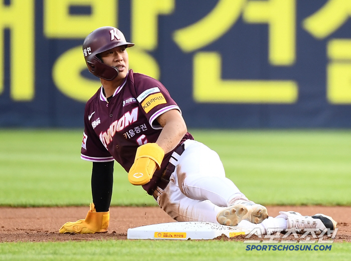 The 34th consecutive stolen base success record was caught by the catcher with a 4.8% deterrence rate, allowing 20 times and the second thief to hit the jackpot (lockdown site)