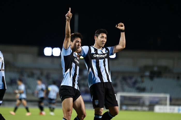 4G Unbeaten → Successful Rebound Cheonan, now in last place, Jung Jo-joon...Director Cha Du-ri's battle to avenge Mars