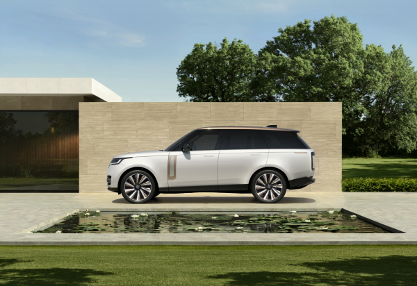 55th Anniversary British Icon Range Rover, Wimbledon Championship Partner for 2nd consecutive year