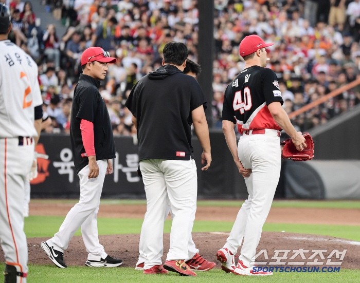Choi Jae-hoon, who was hit on the head in the dizzying third inning, and KIA nail who was hit on the buttocks. I'm glad everything's okay