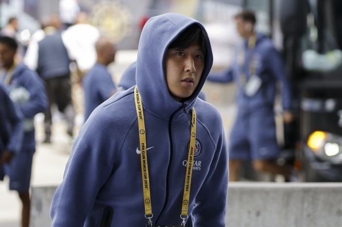 Final goal point Lee Kang-in seems to have won five gold medals for the first time in history. PSG, Mbappe humiliation full-time Real 40th wave → Final...I created the Enrique monster A compliment relay. Chelsea, come out