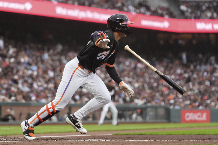 Lee Jung-hoo, 56 days without a home run? I don't know what to say, but 24 days without this is the lesson of the big hit