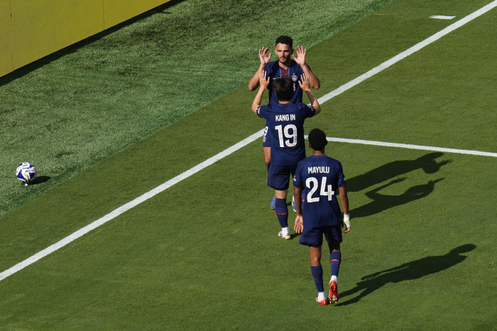 Lee Kang-in 11 minutes PSG, the strongest goal scorer, smashed Real 40 in the world and took five gold medals...Mbappe 1 home run → Out of tears