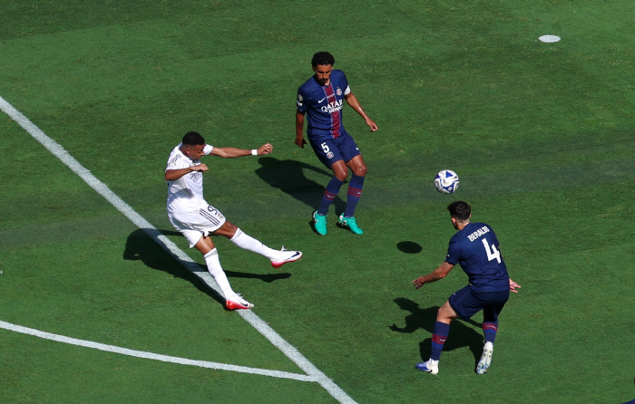 Lee Kang-in 11 minutes PSG, the strongest goal scorer, smashed Real 40 in the world and took five gold medals...Mbappe 1 home run → Out of tears