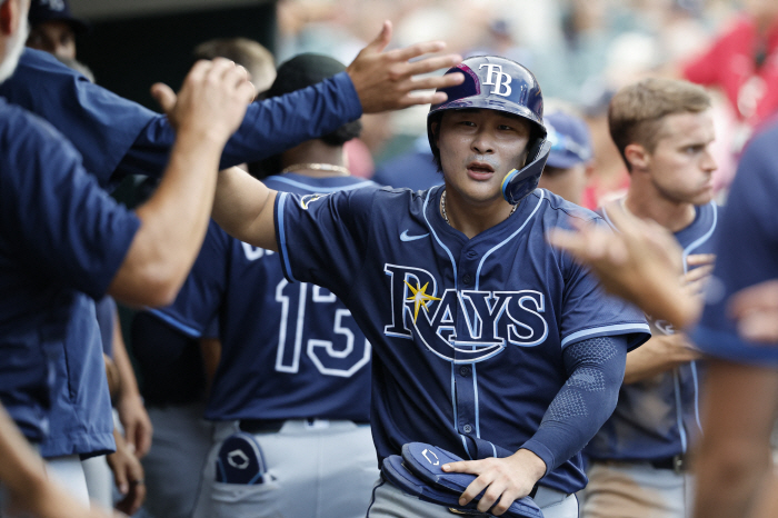 Look, it doesn't hurt, so it's awkward Tampa Bay's Kim Ha-sung's first multi-hit  tie-breaking performance in MLB