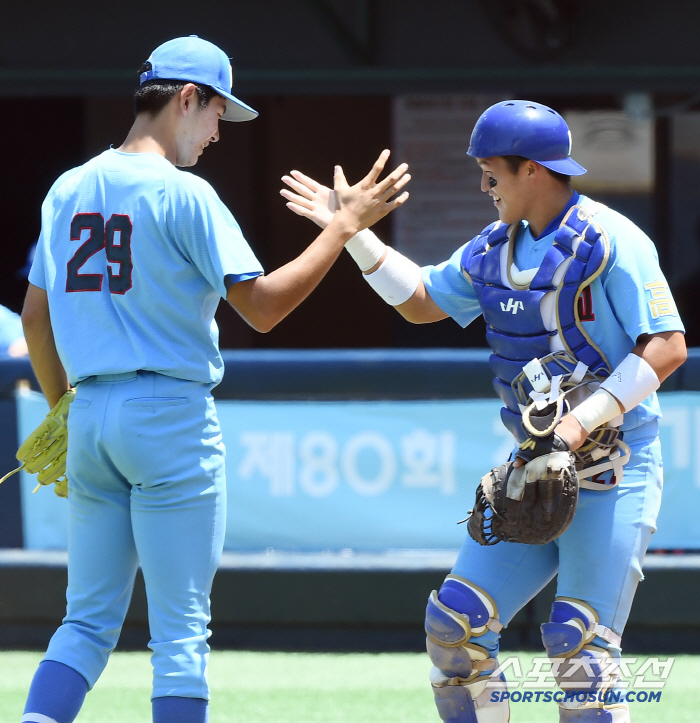  Busan High School's Ha Hyun SeungKang Min Gi and Victory Ceremony