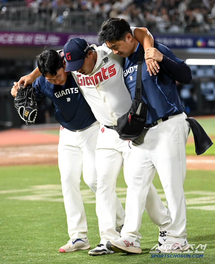  Kim Sang-soo, a steel plate, complaining of leg pain while pitching