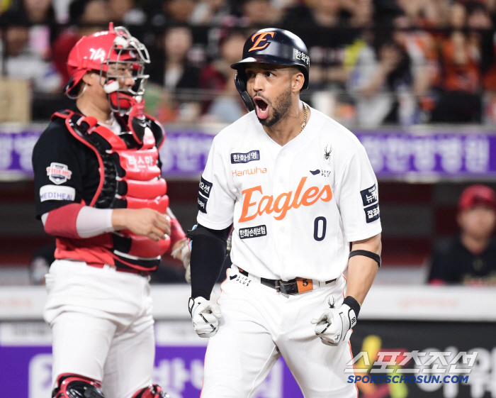 Liberato loaded the bases with two outs in the bottom of the ninth inning. a tie with a four-pitch walk
