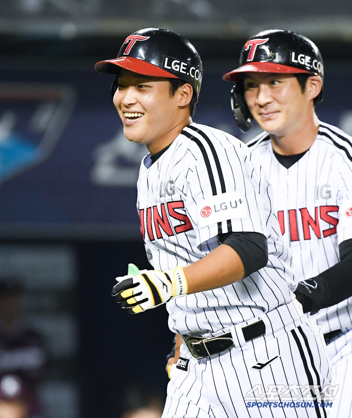  Park Kwan-woo's two-run shot, Jamsil Beol is excited!