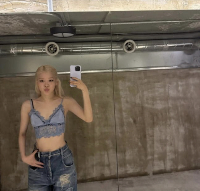  BLACKPINK Rosé, Jalok Waist Over Pants...Full level of refreshing beauty in the summer