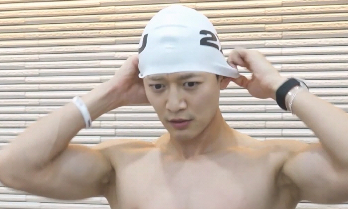 SHINee Minho, with clear eyes..Swimming in November → Triathlon Challenge (Na Hon-san)