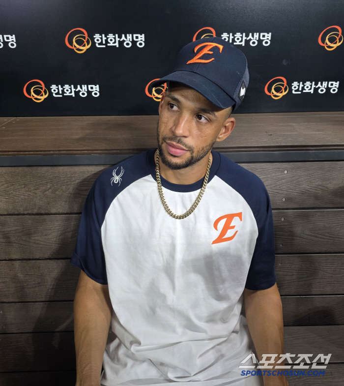 What kind of fateful prank, if I want to stay in Hanwha, my colleague has to lose his job. To be honest, 