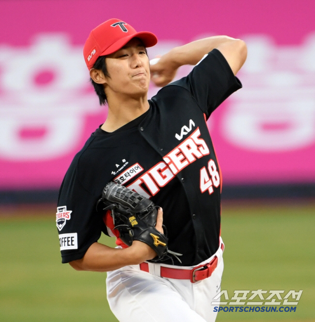 A year of rehabilitation, 150km straight awayLee Eui-ri, but why did you only throw 58 pitches? What's the problem? 