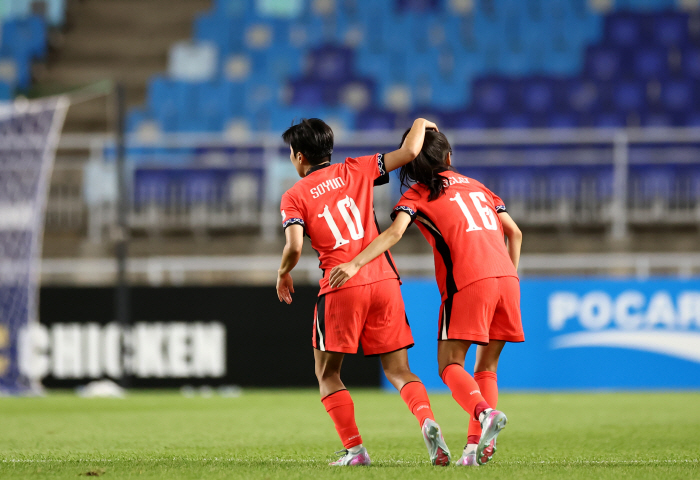 You didn't even win? Shaolin soccer  flying kick to avenge his forced self-praise defeat and deliver a strong message to Korea!
