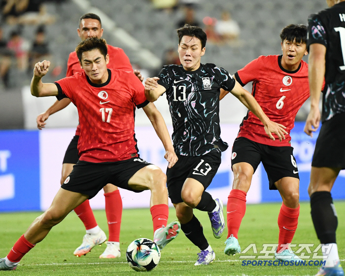  A debut goal with the same uniform as the old man wearing Manchester United's jersey number...Kang Sang-yoon and Lee Ho-jae are here!