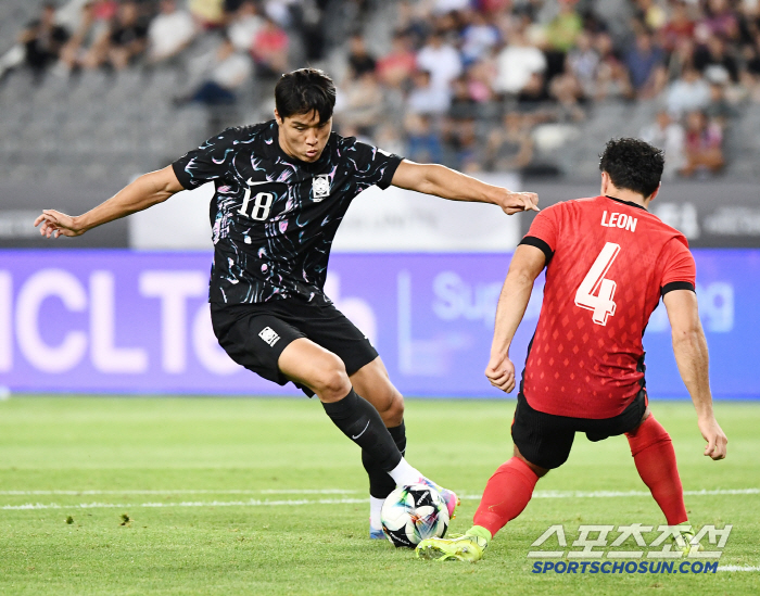  A debut goal with the same uniform as the old man wearing Manchester United's jersey number...Kang Sang-yoon and Lee Ho-jae are here!