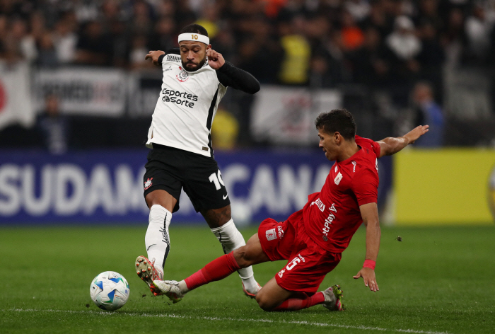 Give me the bonus 1.1 billion won right away. Manchester United's 7th status, clash with Brazil's team → Super-strongest player who will not participate in training