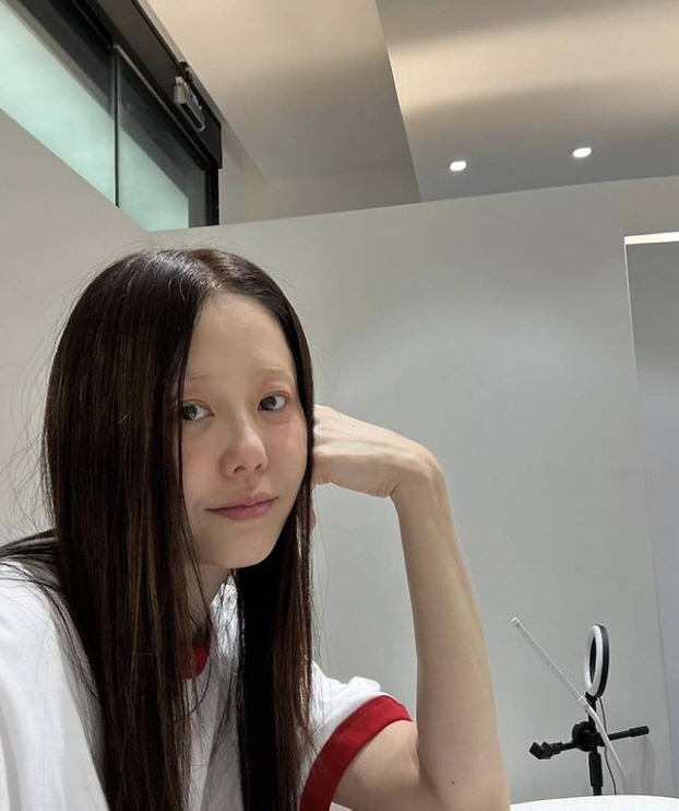 Go Hyunjung, where did your eyebrows go! Even in Mona Lisa's selfie, her beauty is not humiliated 