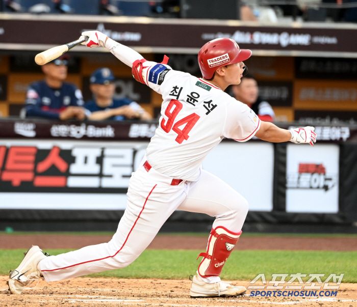 Han Ji-yoon of Hanwha, a two-run double! Northern All-Star came from behind to win 4-2 over Southern All-Star 