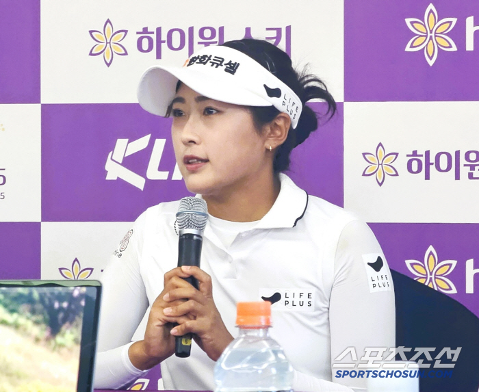It was difficult, but Kim Min-joo, who is trying to make her debut in the time of growth, jumped to the lead in 8-under 2R of the course record tie 