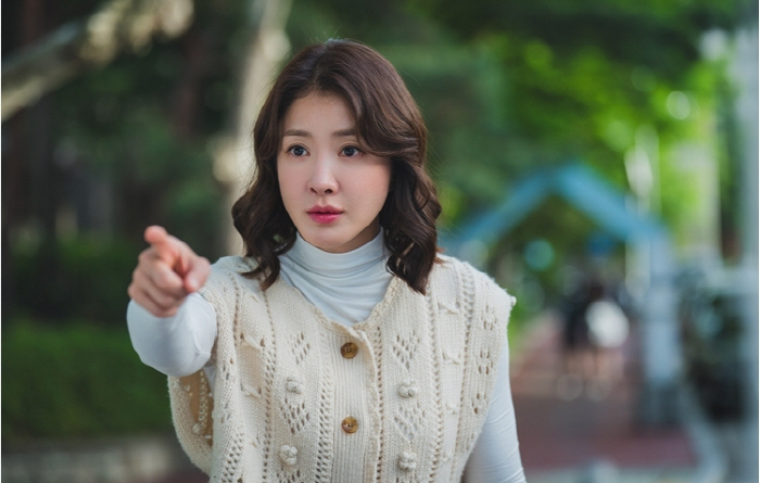Lee Si-young made a career high in her ex-husband's child's pregnancy..Salon de Homes is a global hit