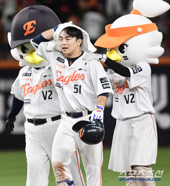Moon Hyun-bin's thrilling walk-off hit in the first half, Hanwha's 6th consecutive win! the first half of the year