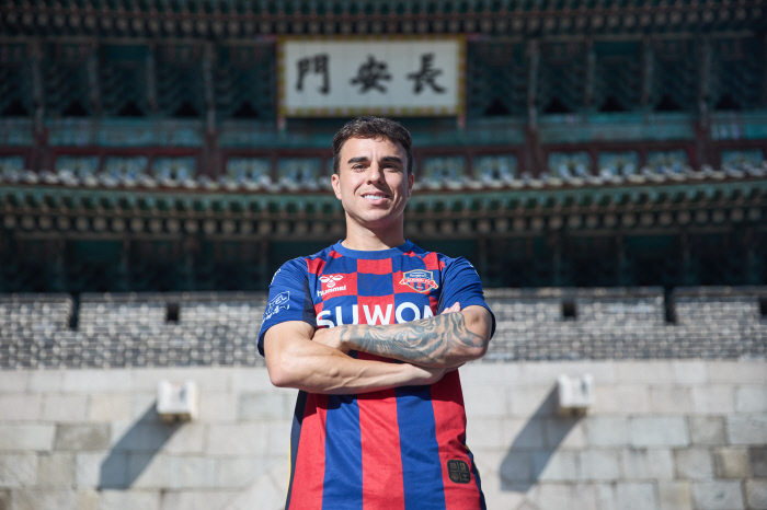  Suwon FC officially announced the recruitment of Andrigo, a playmaker from Jeonbuk...Summer transfer market's peak