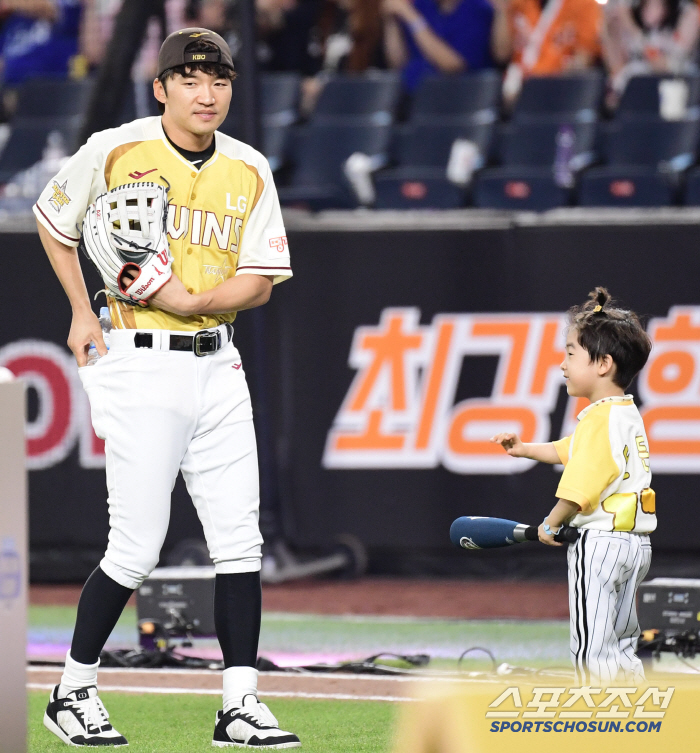  All-star game with Park Hae-min's son