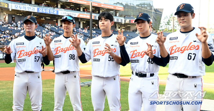  Baby eagles at Future's All-Star Game