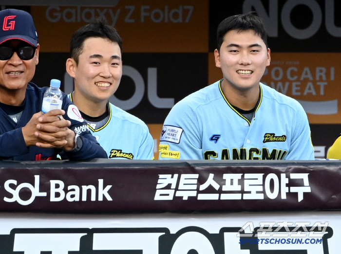  Ryu Hyun-in, Yoon Jun-ho, smile and enjoy the All-Star Game