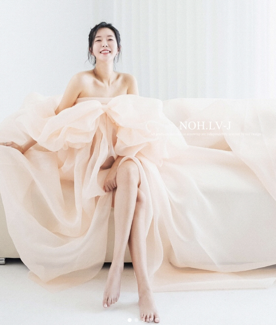 Twin pregnancy Kim Jihye gained 10kg...A full-term photo shoot feels like a wedding