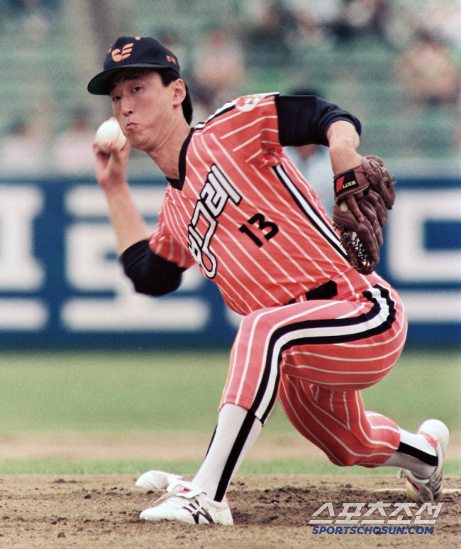 The first pitch of the All-Star Game is → Eagles founding member! Lee Kang-don, Han Hee-min, and Kim Sang-guk. The highest power, the Black Eagles
