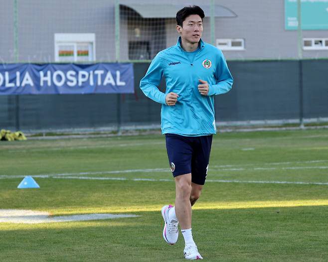 Hwang Ui-jo, suspected of illegal filming, escaped the worstSucceeded in signing a two-year contract renewal with Alan Yaspor → Already joined pre-season team training