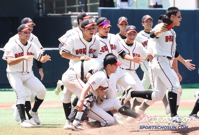 I'm as happy as I was when I lost three games in a row...Winning for the first time in 9 years, why was the high school baseball master thrilled