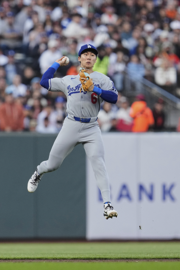 Korean masterpiece! Three hits, three RBIs, including the final hit, Lee Jung-hoo's delightful rebound, three hits and two steals, Kim Hye-sung's wasteful counterattack SF87 LAD