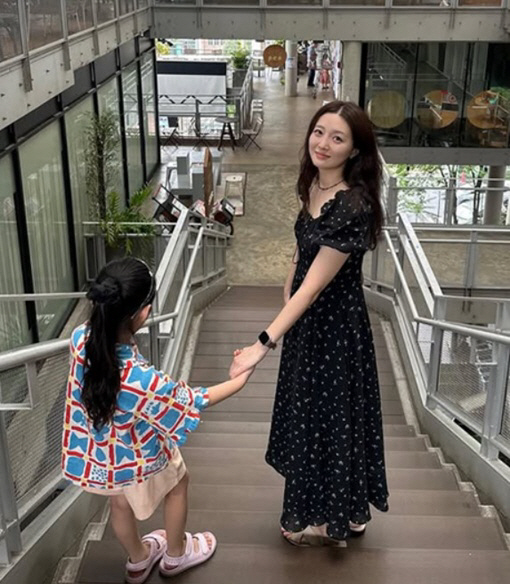 Oh Sang-jin ♥ Kim So-young, even during her trip to Bangkok, she worked at the company..Confessing the reality of the CEO of the department store
