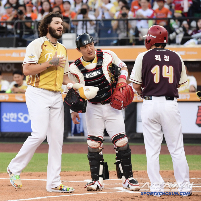  Choi Jeong, the magnet who gets hit with a ball in the All-Star Game