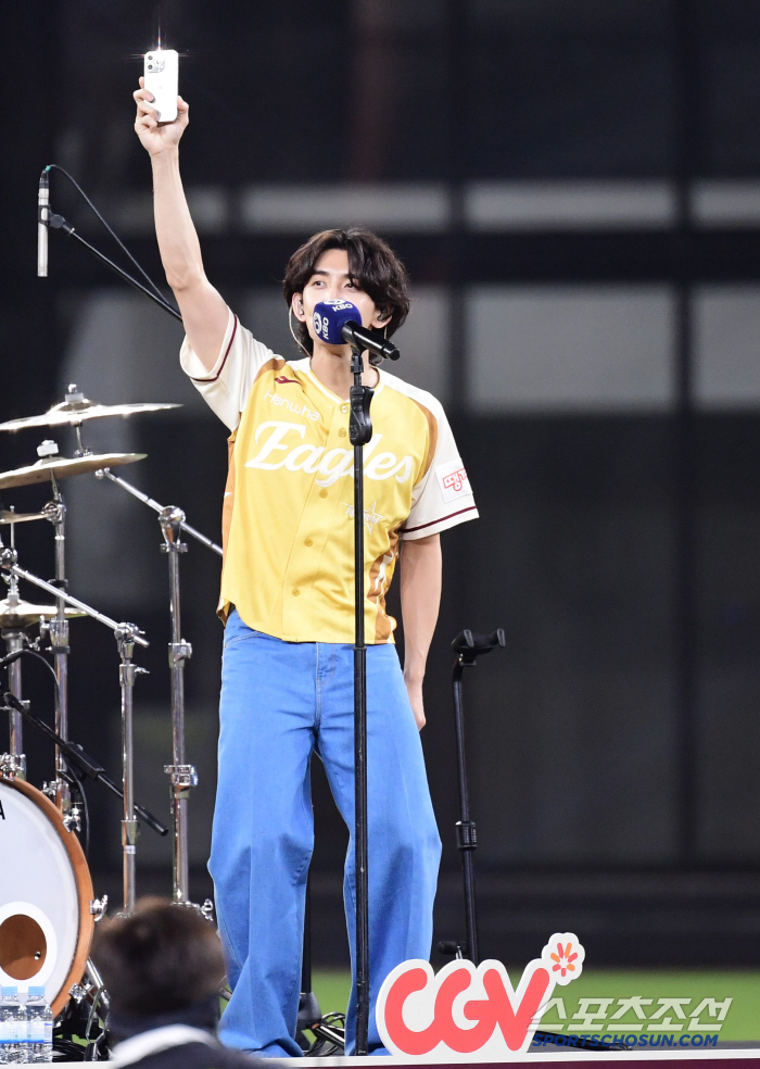  Jannabi All Star Game Beautiful celebratory stage