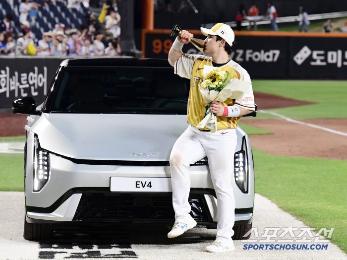  LG Park Dong-won, who won the MVP of the All-Star Game